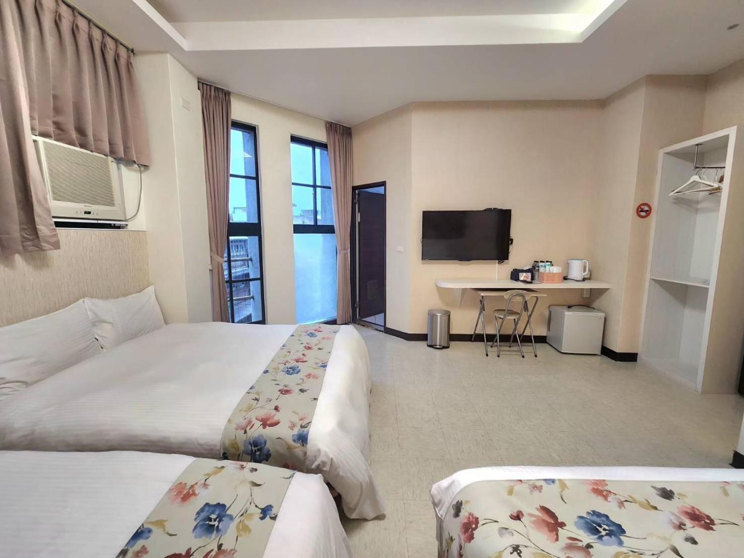 Jia-Jia Business Hotel Luodong Exterior photo